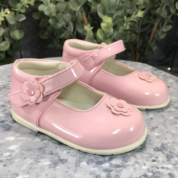 Darling Pink Patent Velcro Mary Janes w/ Decorative Flowers Little Girls 5✨NWOT✨ - Picture 8 of 8